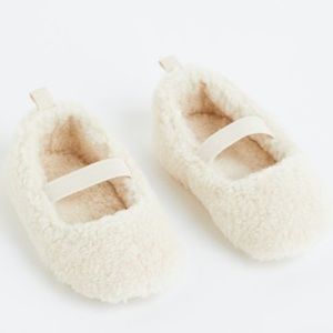 H&M Baby Girl Soft Teddy Fabric Slippers
